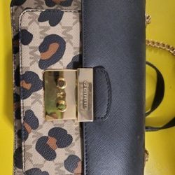 Micheal Kors purse
