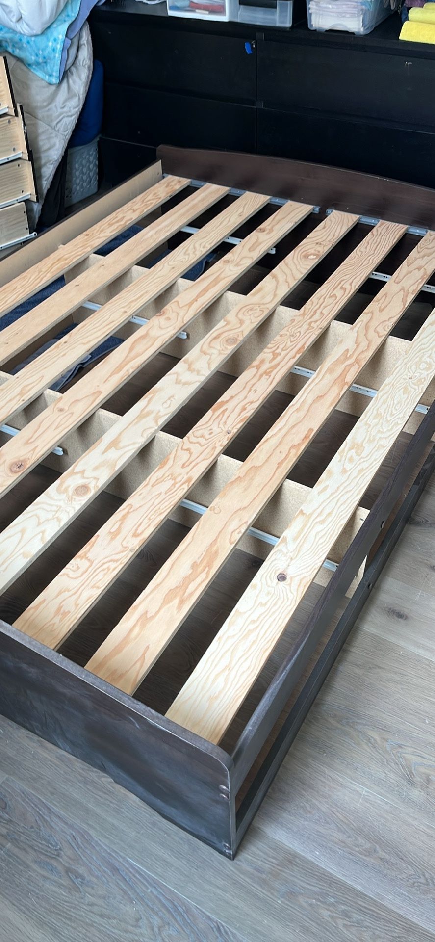 Platform Full Size Bed Frame w/6 Drawers