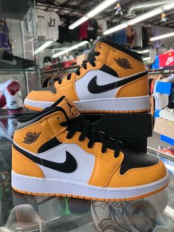 Women’s Air Jordan 1 Mid Taxi