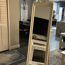Standing mirror