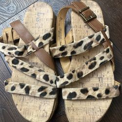 Womans Cheetah Sandals Size 8 By Boc 