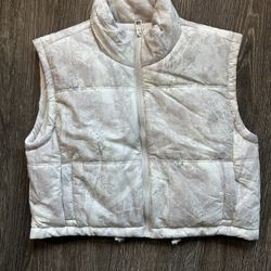 Camo Tree Puff Vest – Women’s XS (Fits Like Small)