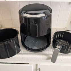 Air Fryer - Clean, Complete, Fully Operational 
