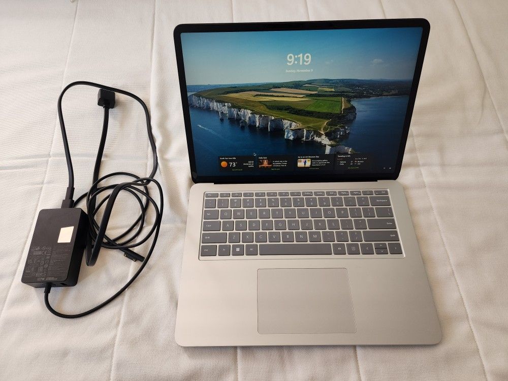 Surface Laptop Studio 2 14" Touchscreen Gaming Microsoft Laptop NVIDIA RTX 4050 Intel i7 16GB RAM 512GB SSD Windows