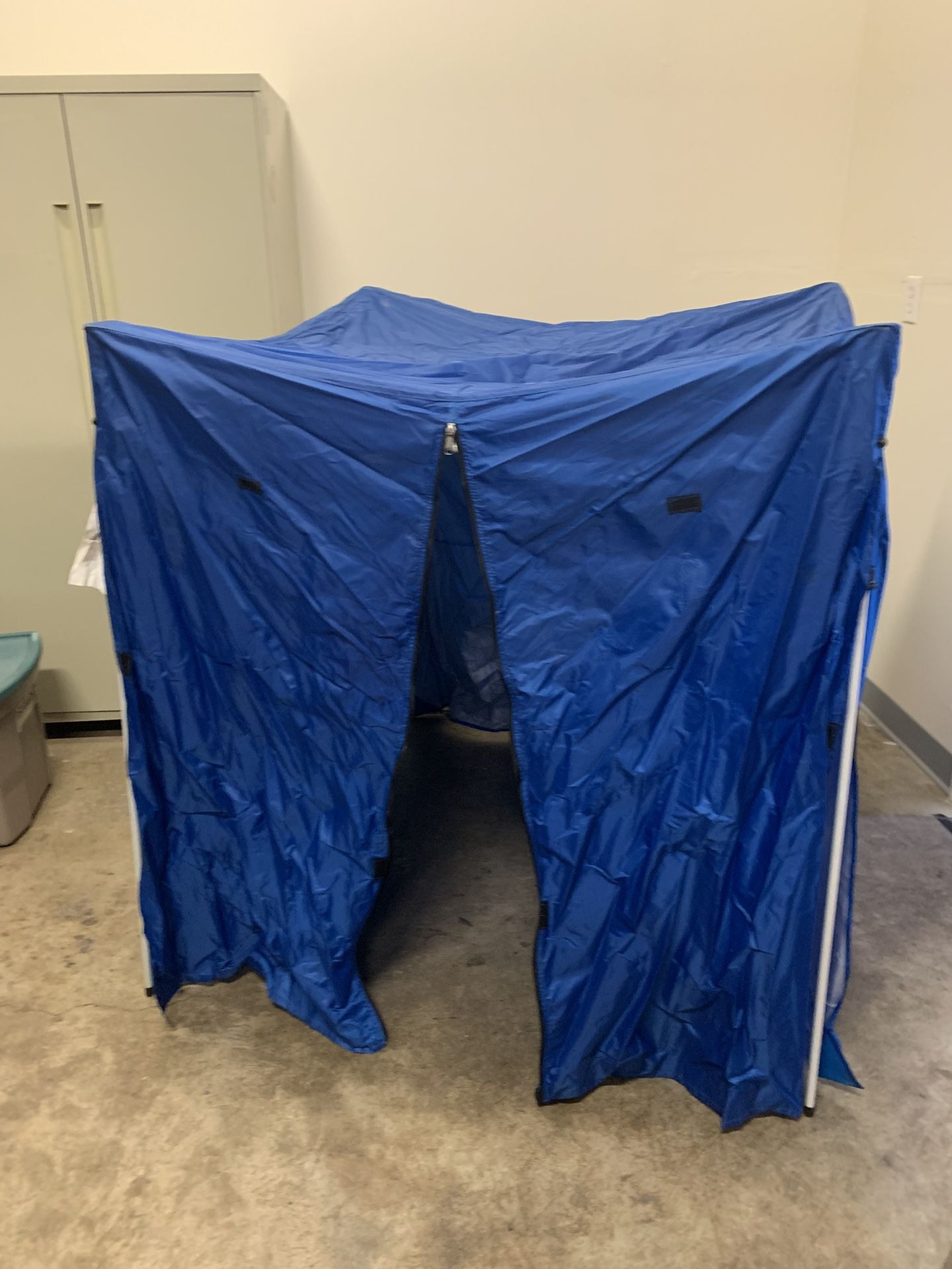 Quik Shade Polyester Canopy/Tent 45 in.