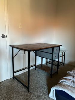 $5 Desk for sale
