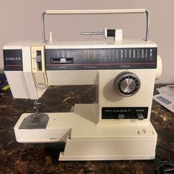 SINGER 6234 SEWING MACHINE [pre-owned]