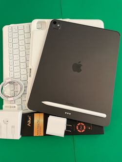 Apple IPad Pro 13”  (M4 chip /OLED display/ 2024 model) 256GB with keyboard, pen & Accessories