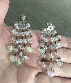 Vintage Signed LAGUNA Crystal Hanging Clip On Earrings   Beautiful