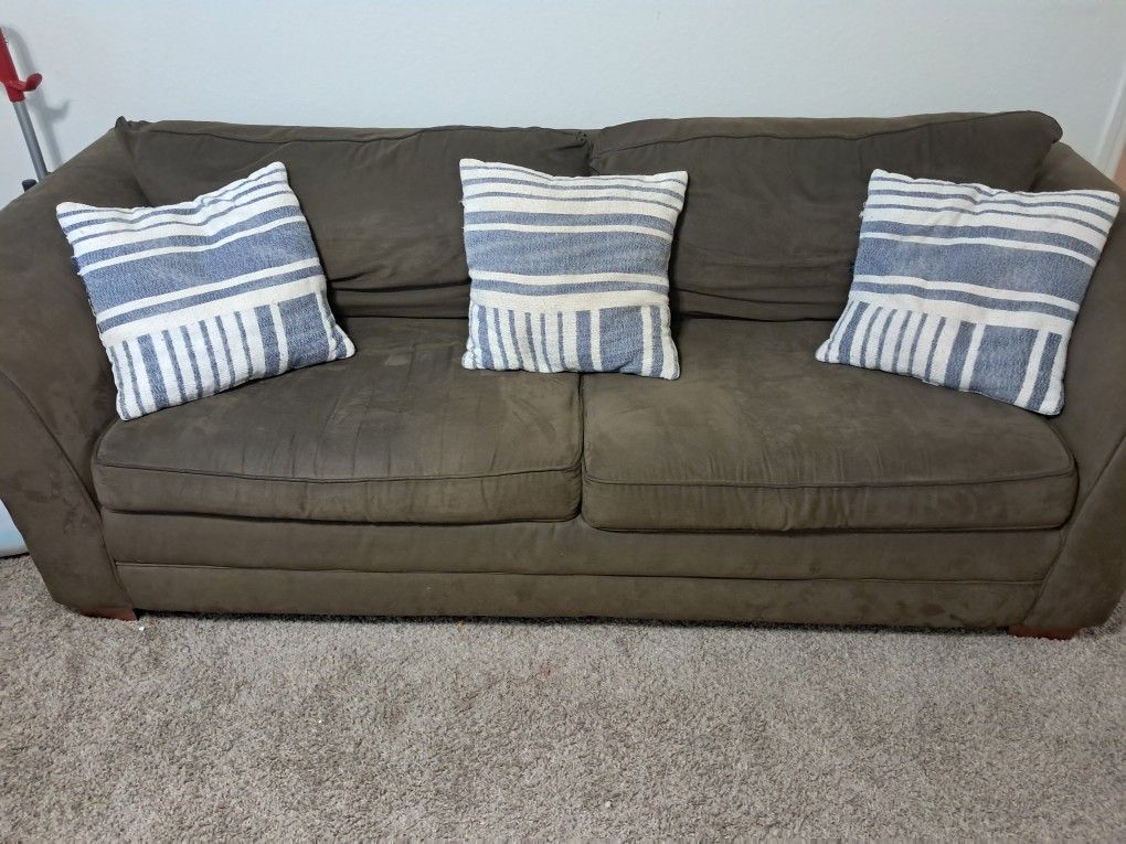 FREE Couch With Pull Out Bed/ Mattress