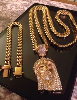 14K 10MM Gold Plated Miami Cuban Set With Swarovski Crystal Jesus Piece
