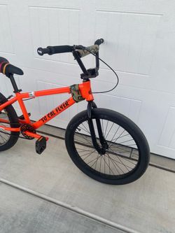 Orange so cal flyer 24 in.