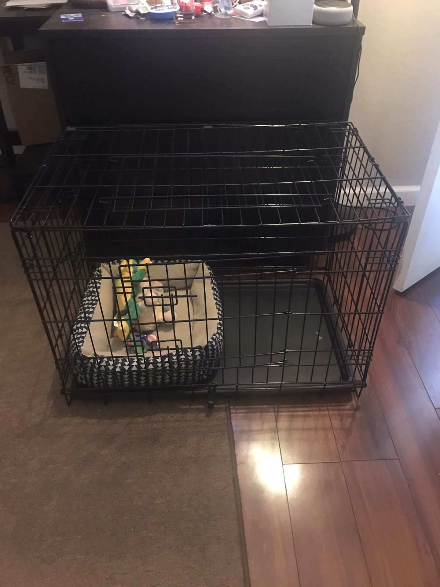 Dog kennel / crate