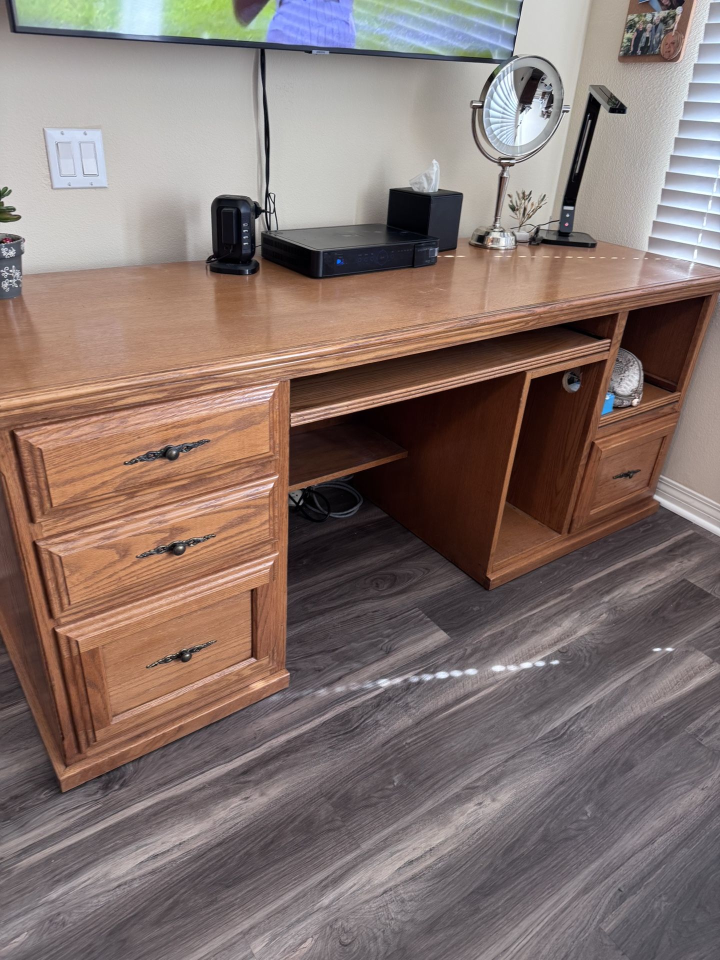 Oak Executive Desk W/ Hutch!