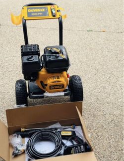 Dewalt 3300 PS| 2.4 GPM Cold Water Gas Pressure Washer with DeWalt 208cc Engine