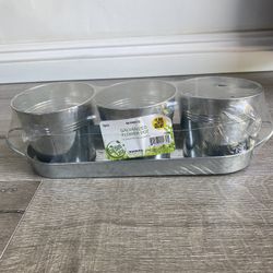 Galvanized Flower Pot 