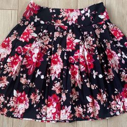 Roz & Ali Pleated Skirt