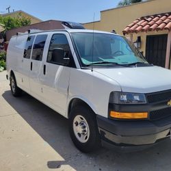 2020 Chevy Express Ext 2500 Camper Van 