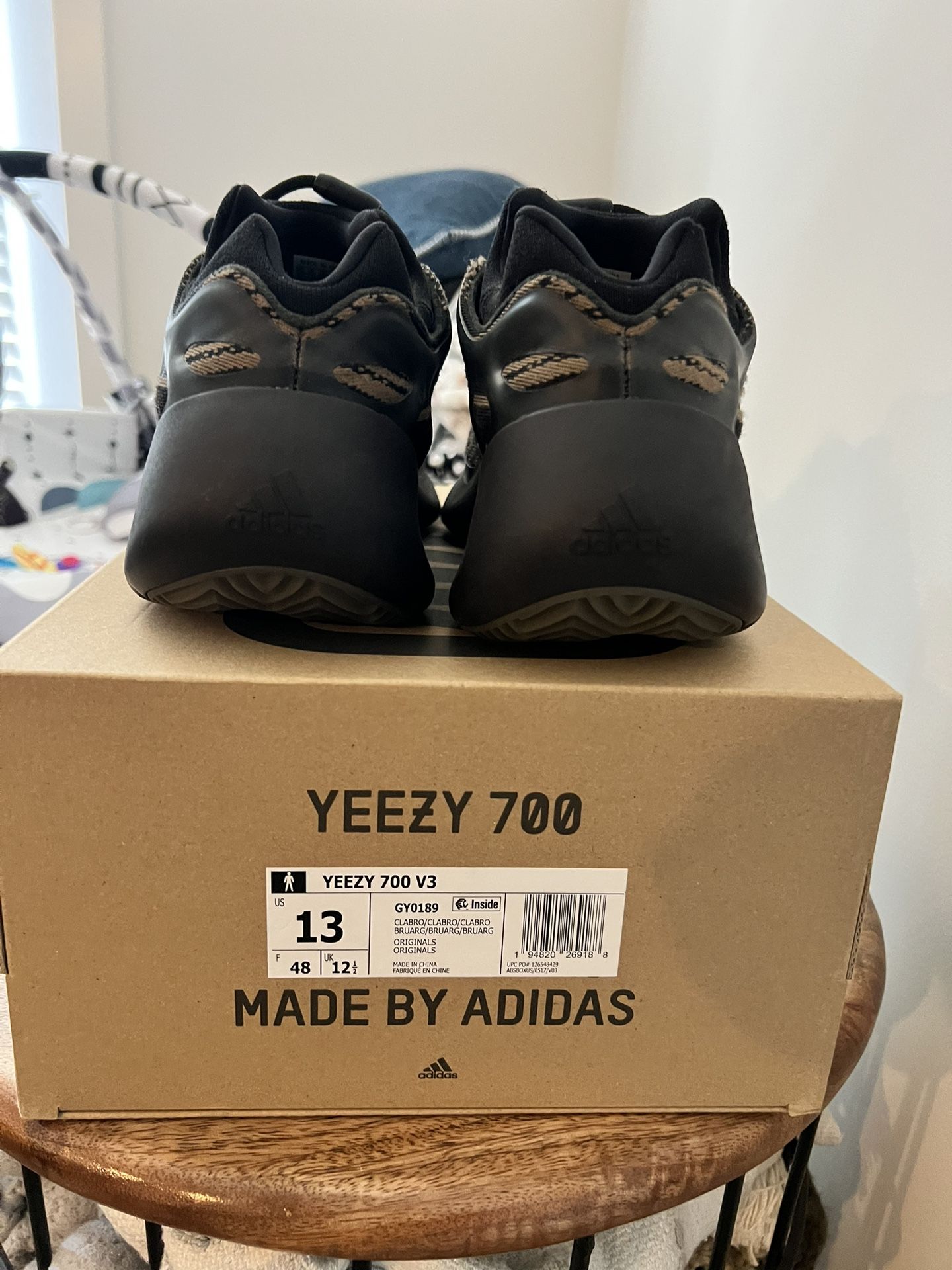 Adidas Yeezy 700 V3 (Clabro)