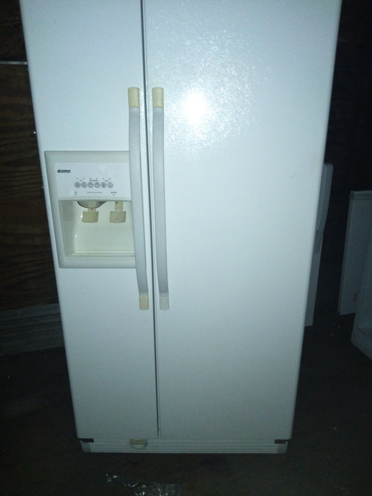 Kenmore Refrigerator 25 cu. ft. SidebySide with Ice & Water Dispenser a for Sale in WA
