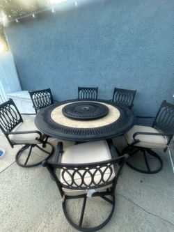 Outdoor Table & Chairs