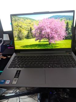 Lenova IdeaPad Slim 3 w/  Nvidia GeForce 1030 graphics card with external connector