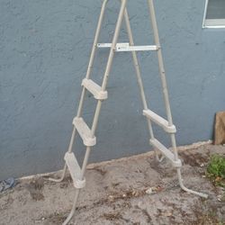Above Ground Pool Ladder Great Condition Up 4ft Tall On Sides