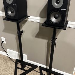 Alesis M1 Active 520 100-Watt Active Monitors Bundle