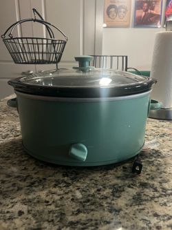 Slow cooker