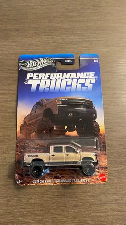 Hot Wheels 2019 Chevrolet Silverado Trail Boss LT