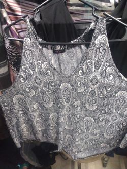 4 women's blouses XL