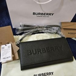 Brand New Burberry Wallet Bag With Tags and original receipt - Burberry

