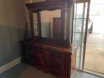 Bedroom set dresser