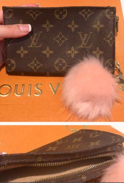 louis-vuitton bucket pouch