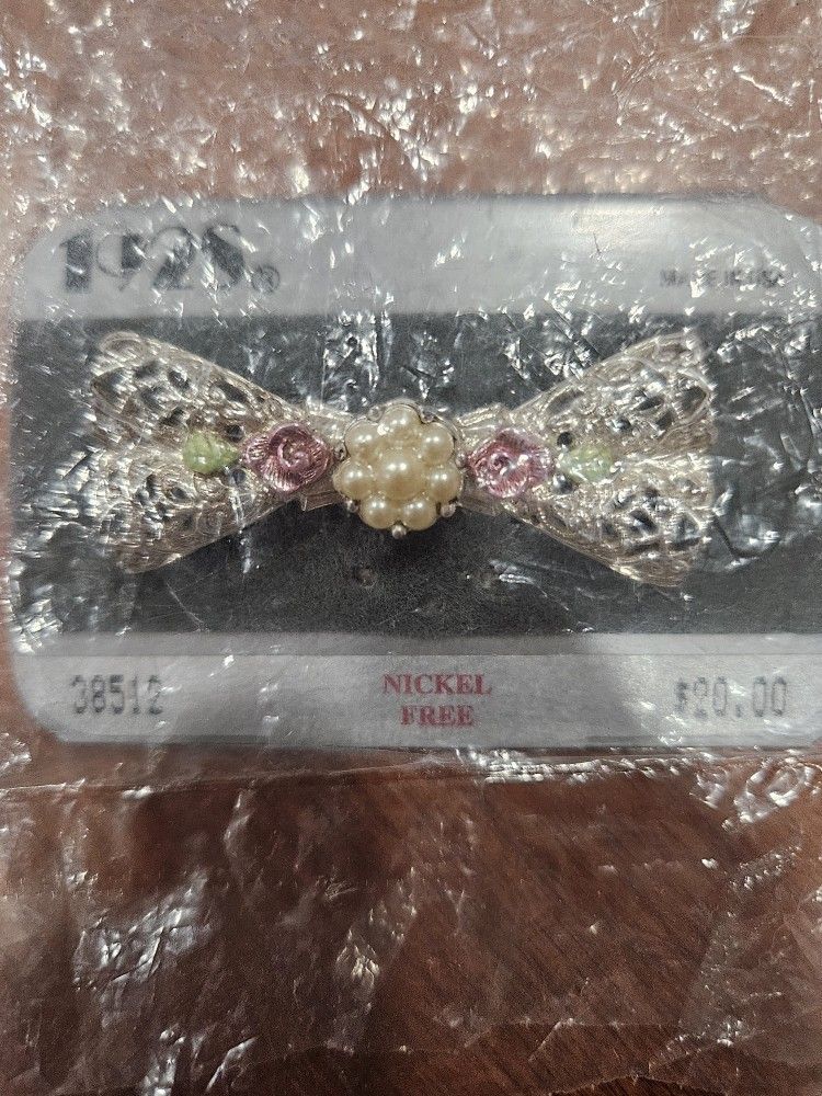 Gold Bow Brooch Jewelry 1928