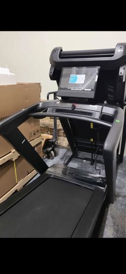 Fullerton -2025 model  Nordictrack Commercial 1750  16" ifit touchscreen  - 1300$