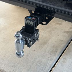 B&W Tow & Stow Drop Drop Hitch