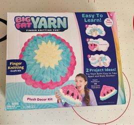 Big Fat Yarn Finger Knitting Plush Decor Kit