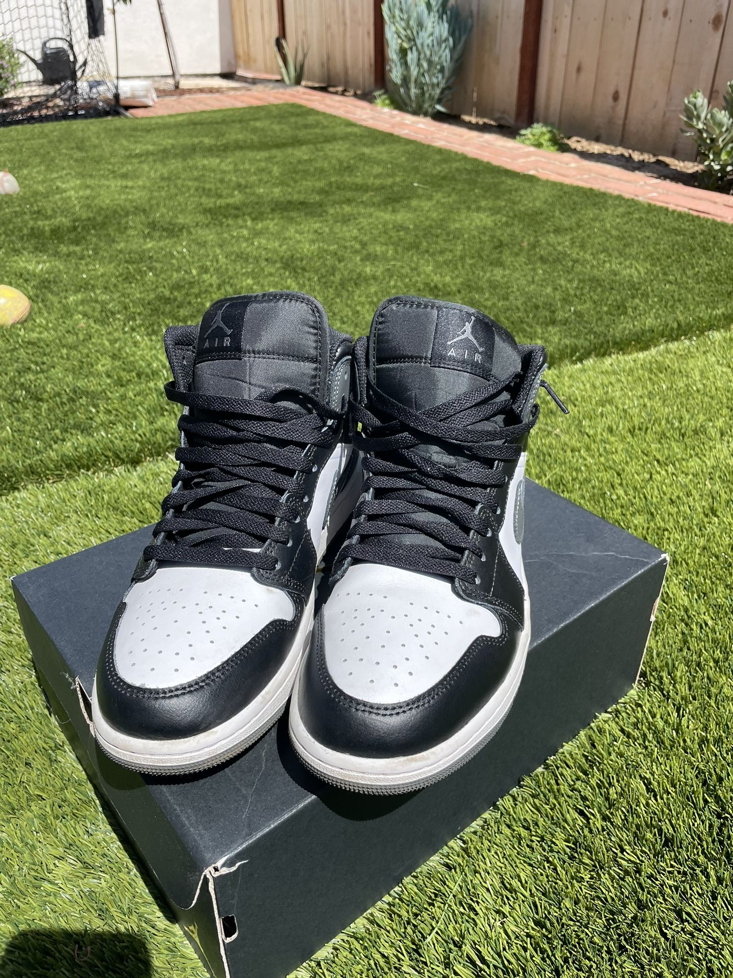 Air Jordan 1 Mid Black White Iron Grey