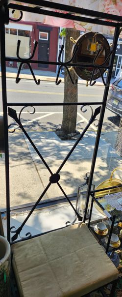 Raymour and Flanigan Entryway Bench Seat