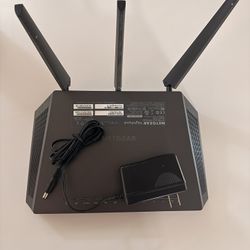 NETGEAR Nighthawk Smart Wi-Fi Router (R7000)