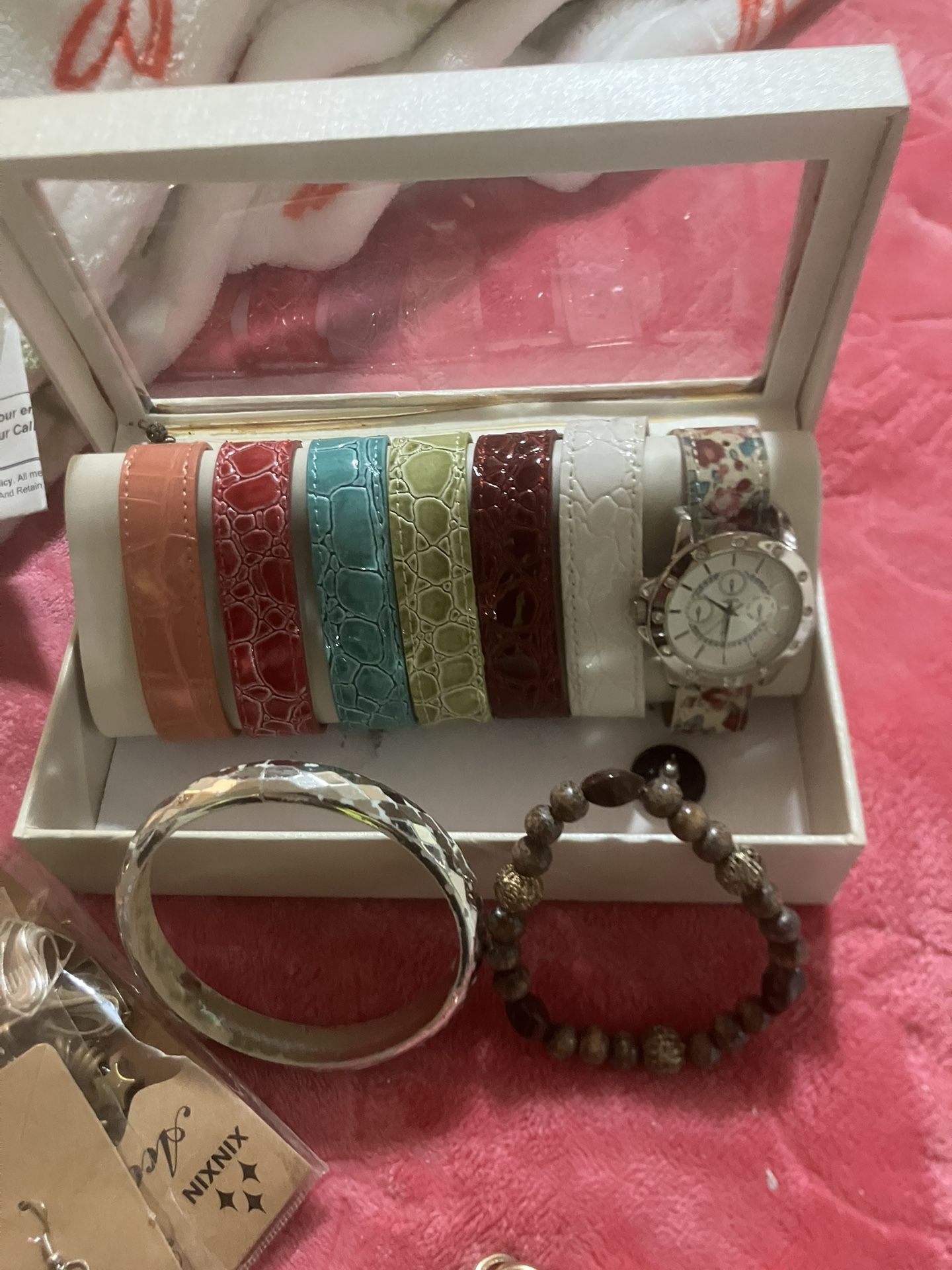 Fine body decorating and piercings