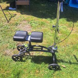Knee Scooter. 