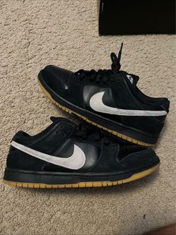 Nike dunk black white gum