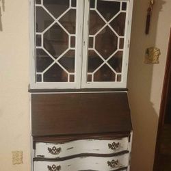 Vintage Curio Cabinet 