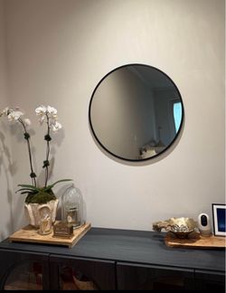 Round Mirror 28”