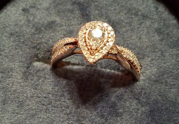 1/2 CTTW DIA Pear Bridral Set 10K RG RB