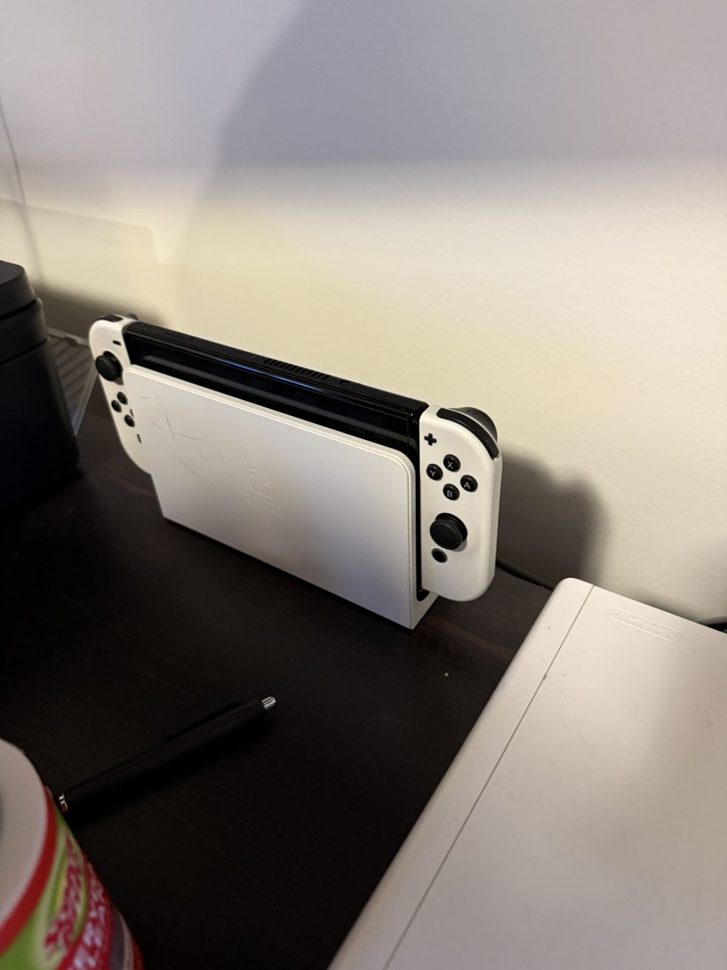 Switch OLED + Tears of The Kingdom And Pokémon scarlet