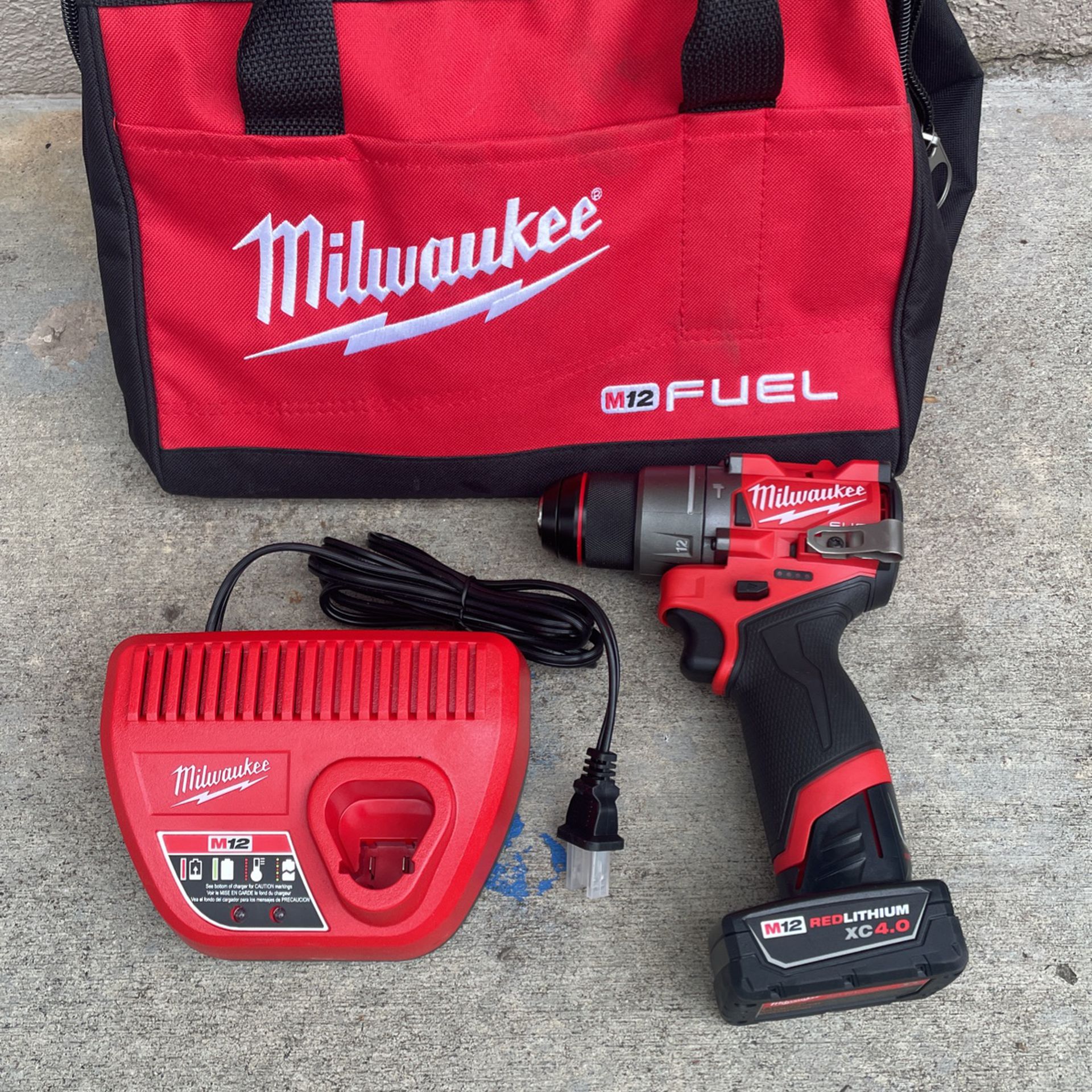 Milwaukee M12 Fuel 1/2” Hammer Drill Kit