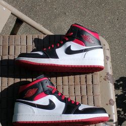 New Air Jordan 1 Mid Men Size 11.5